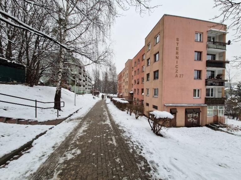 00 widok budynku okladka